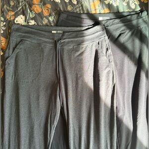 2 pairs of joggers (black and charcoal)